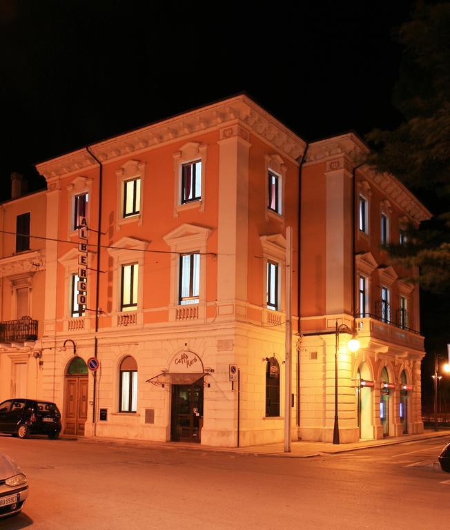 Albergo Ma.Re Popoli Exteriér fotografie